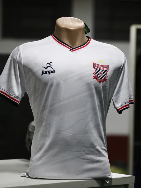 Uniforme 2024–2024