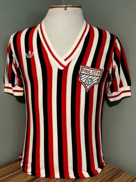 Uniforme 1984–1984